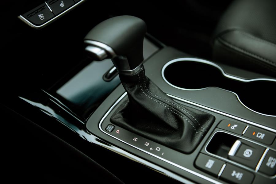 Детали интерьера Kia Sorento SX (UM) 2018 года  (NA) (фото 12 из 17)